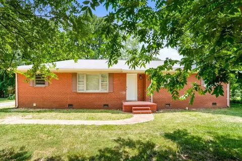 3304 Sunset Rd, Charlotte, NC 28216