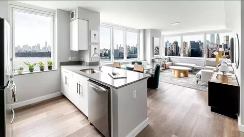 47 Center Blvd #3230, New York, NY 11101
