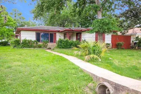 901 Westmont Dr, Houston, TX 77015