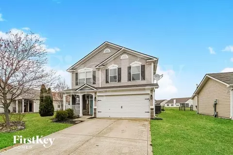 3471 Firethorn Dr, Whitestown, IN 46075