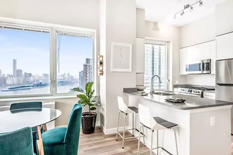 47-09 5th St #19B, New York, NY 11101