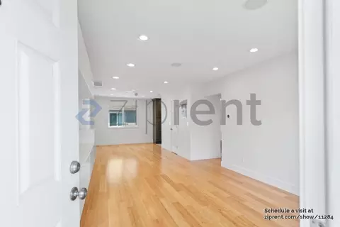 1011 E 17th St, Oakland, CA 94606