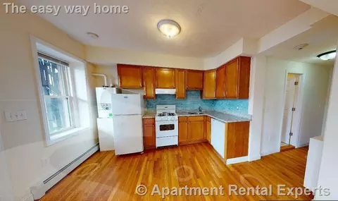 1056 Cambridge St #2R, Cambridge, MA 02141