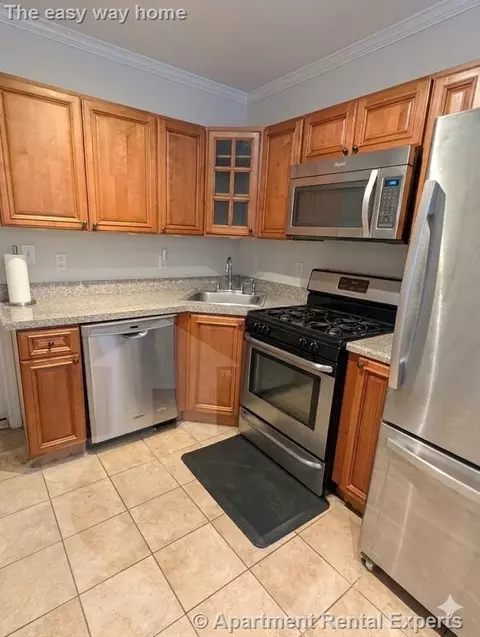 9 Medford St #1, Medford, MA 02155