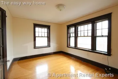 14 Centre St #8, Cambridge, MA 02139