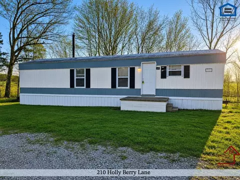 210 Holly Berry Ln, Sparta, TN 38583