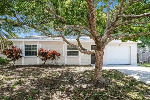 714 Crimson King Trce, Tarpon Springs, FL 34689