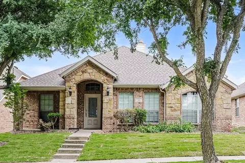 213 Dancing Light Ln, Red Oak, TX 75154
