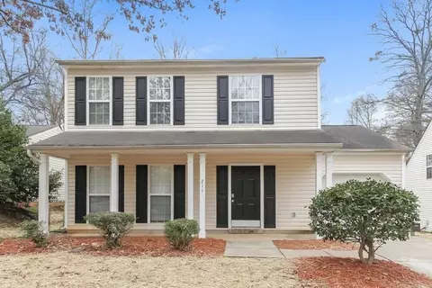 211 Winding Canyon Dr, Charlotte, NC 28214