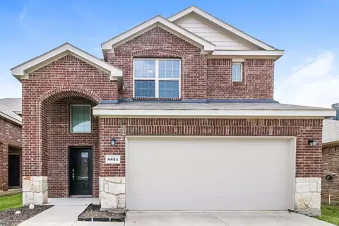 8824 Deadwood Ln, Aubrey, TX 76227