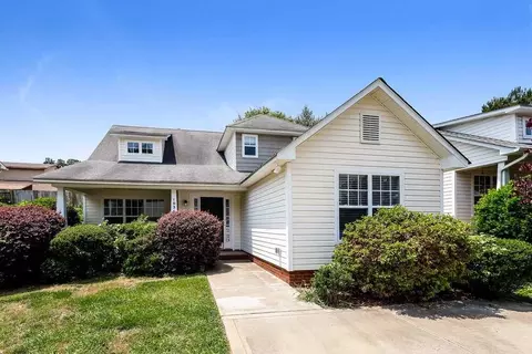 1036 Crestdale Crossing Dr, Matthews, NC 28105