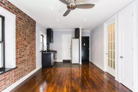 434 W 52nd St #12, New York, NY 10019