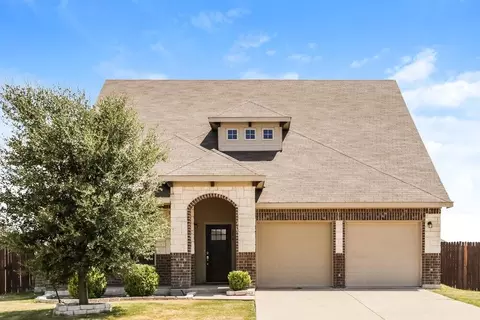 204 Bay St, Waxahachie, TX 75165