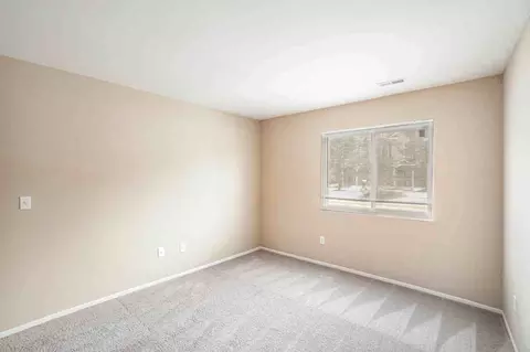 5825 Plum Hollow Dr, Ypsilanti, MI 48197 photo 14