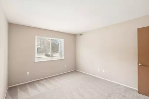 5825 Plum Hollow Dr, Ypsilanti, MI 48197 photo 13