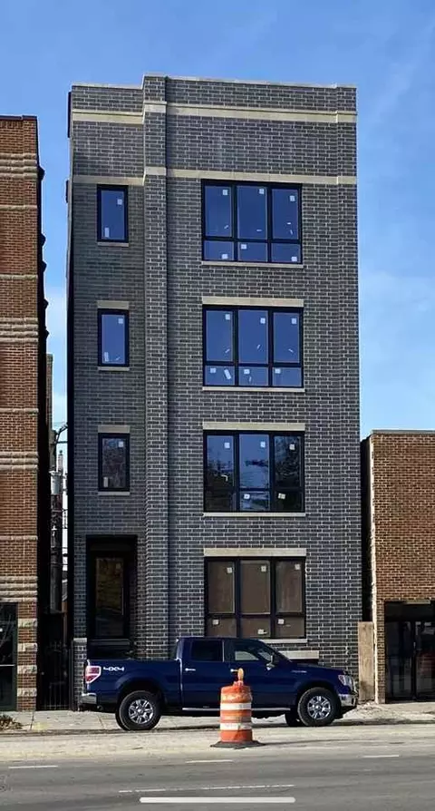3348 N Ashland Ave #3, Chicago, IL 60657