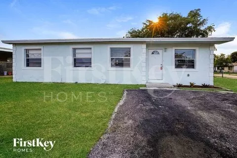 2121 NW 28th Ter, Fort Lauderdale, FL 33311
