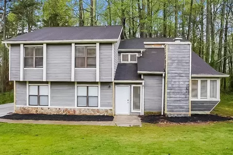 6826 Creekwood Dr, Douglasville, GA 30135