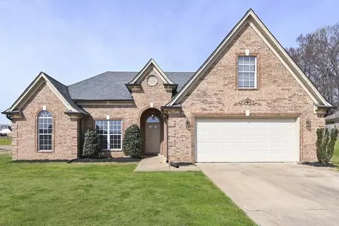 7663 Redberry Dr, Horn Lake, MS 38637