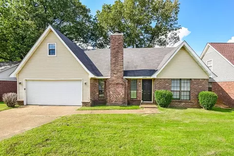 6498 Heatherwood Dr, Memphis, TN 38141