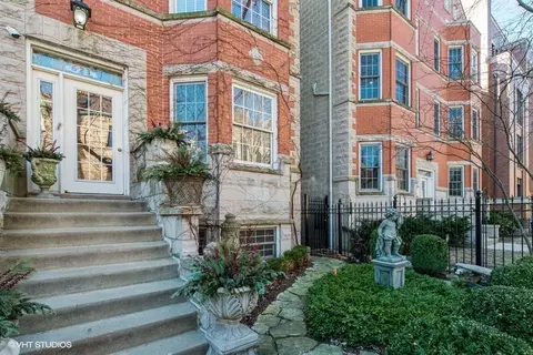 623 W Briar Pl #1, Chicago, IL 60657