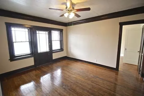 4242 Campbell St, Kansas City, MO 64110