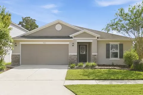 9215 Freedom Hill Dr, Seffner, FL 33584