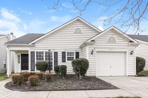 8514 Redstone View Dr, Charlotte, NC 28269