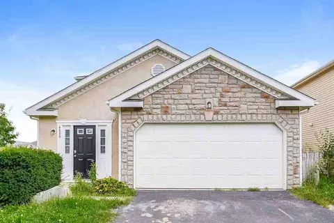 4880 Grimm Dr, Lockbourne, OH 43137