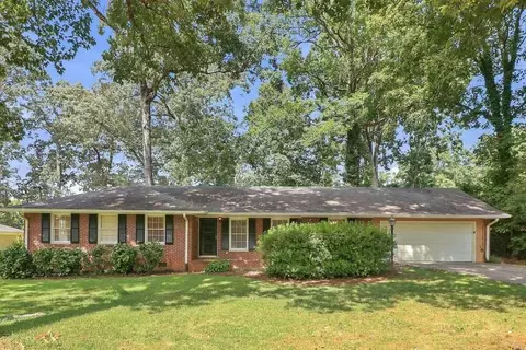 17 Pioneer Trl, Marietta, GA 30068