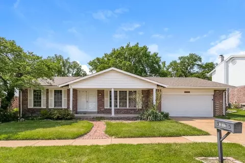 3825 Arbre Ln, Florissant, MO 63034