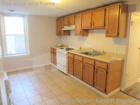 4 Douglas St #2, Cambridge, MA 02139