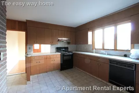 540 Main St #2, Medford, MA 02155
