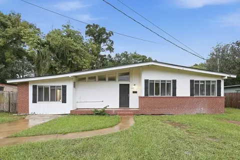 6041 Terry Parker Dr N, Jacksonville, FL 32211
