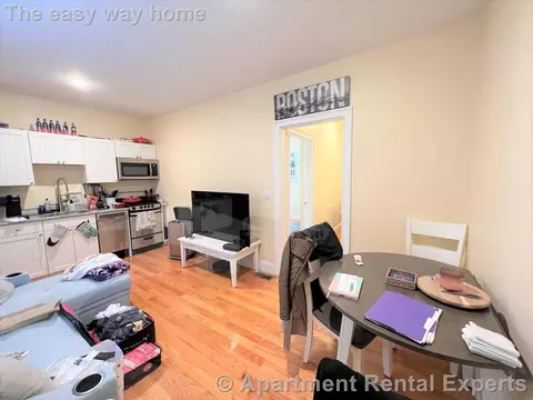 25 Macarthur St #1R, Somerville, MA 02145