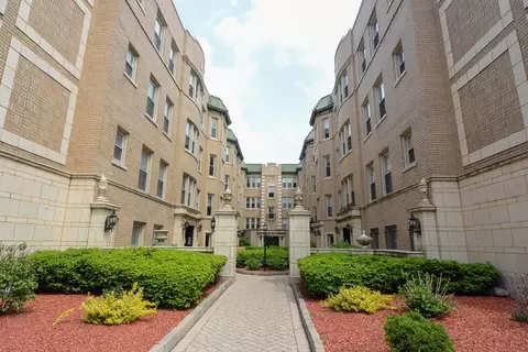 4227 N Paulina St #2W, Chicago, IL 60613