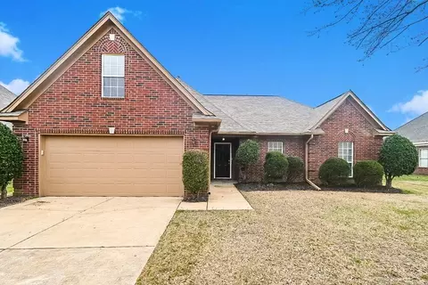 2785 Pinnacle Dr, Southaven, MS 38672