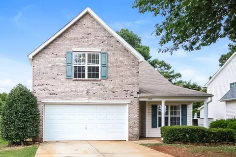 5712 Falls Ridge Ln, Charlotte, NC 28269