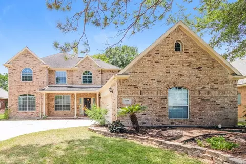 227 Rustic Oaks Dr, League City, TX 77573
