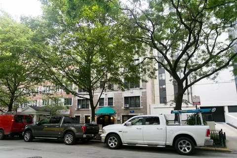 1347 N Dearborn St #304, Chicago, IL 60610
