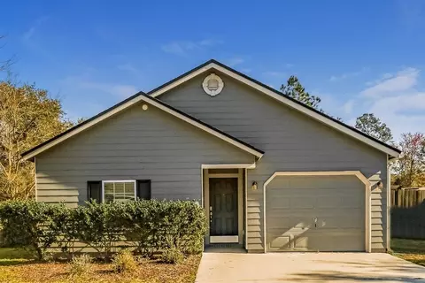 3083 Wavering Ln, Middleburg, FL 32068