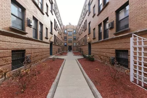 821 W Cornelia Ave # A, Chicago, IL 60657