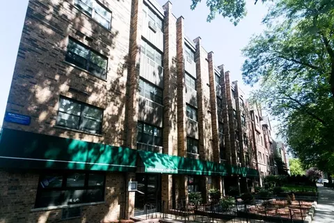 660 W Wrightwood Ave #204, Chicago, IL 60614