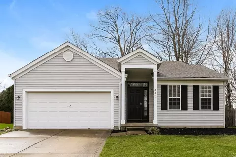 445 Oak Meadow Dr, Pataskala, OH 43062
