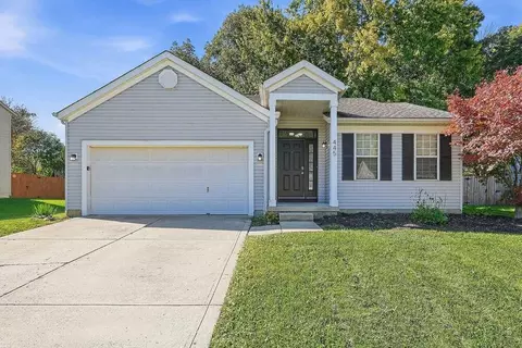 445 Oak Meadow Dr, Pataskala, OH 43062