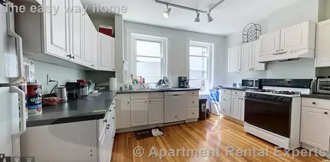 108 Central St #2L, Somerville, MA 02143