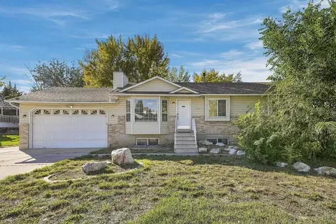 1737 Nw, Clearfield, UT 84015