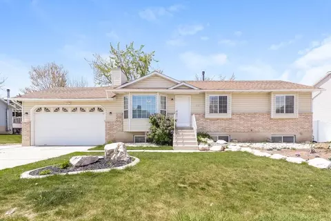 1737 Nw, Clearfield, UT 84015