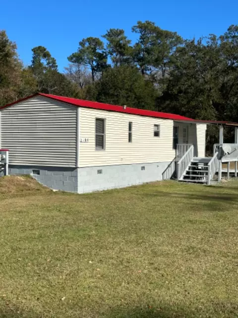 2104 Rutledge Rd, Mc Clellanville, SC 29458