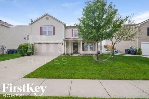 861 Southern Pines Dr, Whiteland, IN 46184